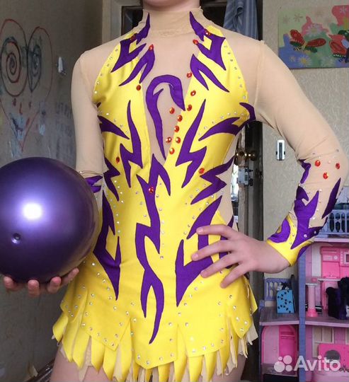 Гимнастический костюм для выступлений со стразами