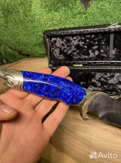 Нож акула дамаская сталь