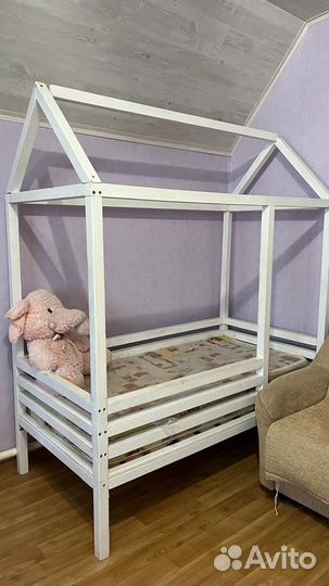 Кровать детская домик