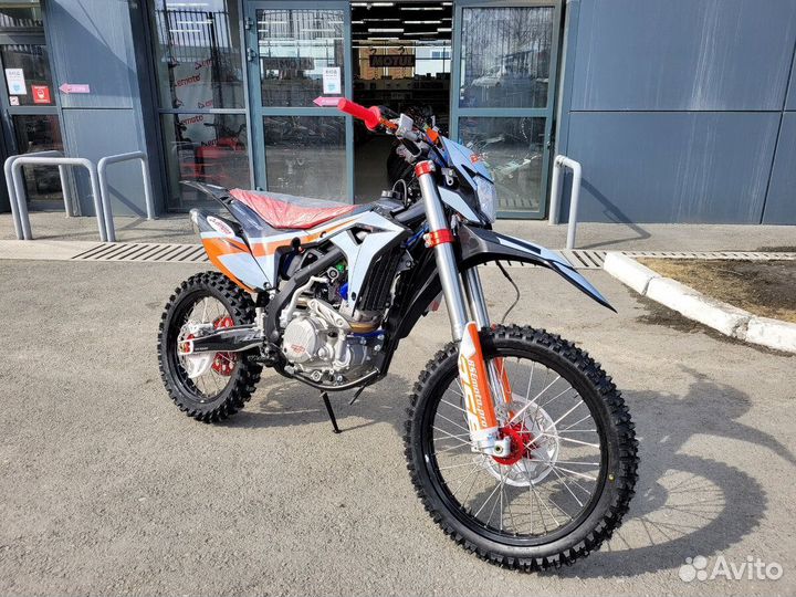 Мотоцикл эндуро BSE Z8 1.0 Enduro витрина