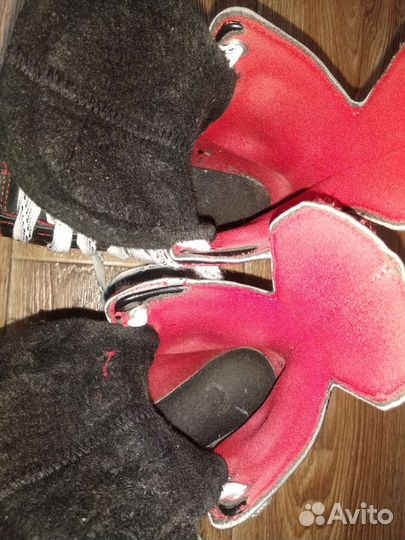 Коньки хоккейные