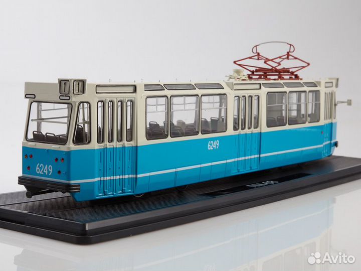 1:43 Масштабная модель Трамвай лм-68 (бело-голубой