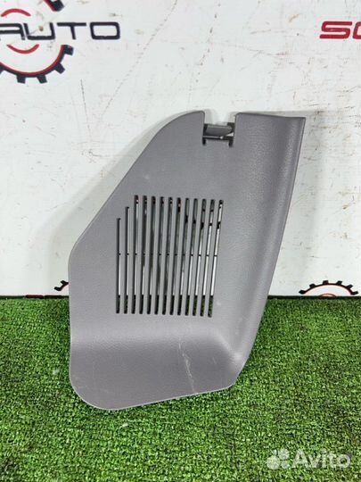 Заглушка обшивки багажника задняя правая Toyota