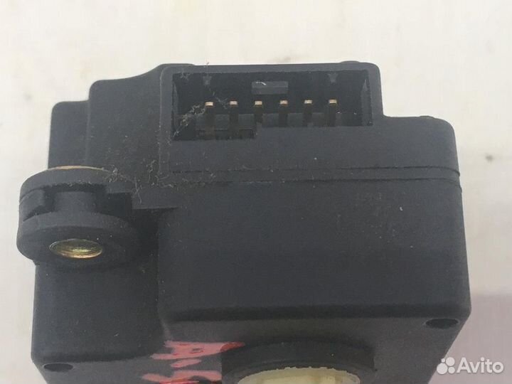 Моторчик заслонки печки для Volvo XC70 1 Cross Cou