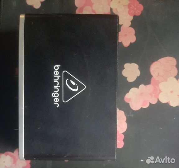 Внешняя звуковая карта behringer umc22