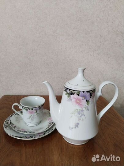 Чайник заварочный,чашка трио