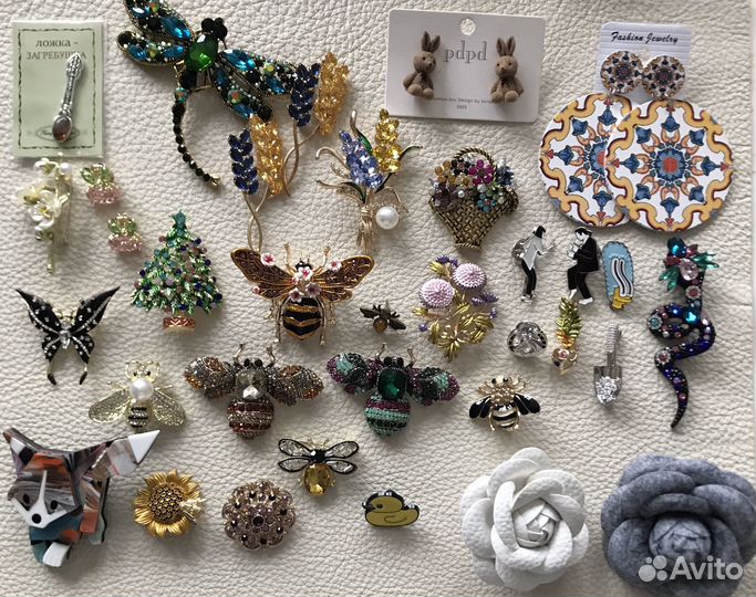 Брошь бабочка кролик пчела стрекоза цветы