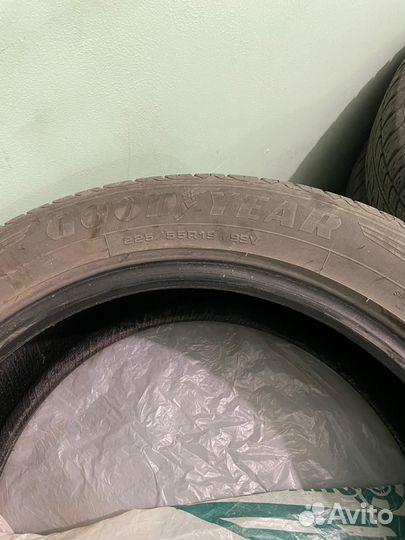 Goodyear EfficientGrip Performance SUV 225/55 R19 99V