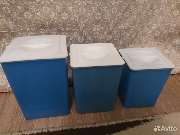 Ретро-контейнеры для сыпучих продуктов