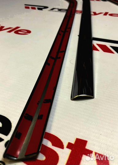 Отсечки окон Toyota Land Cruiser 200 в стиле LX570