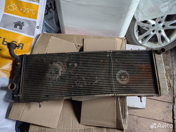 Радиатор охлаждения Jeep Cherokee