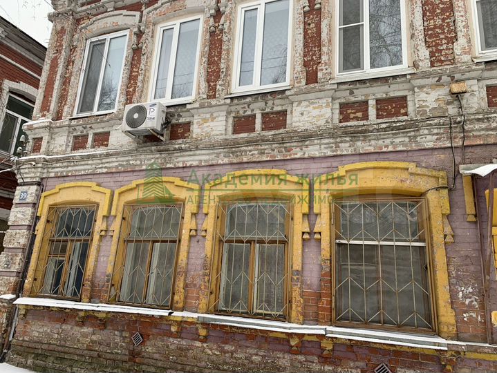 4-к. квартира, 77 м², 1/2 эт.