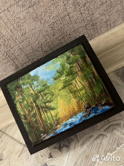 Деревянная шкатулка