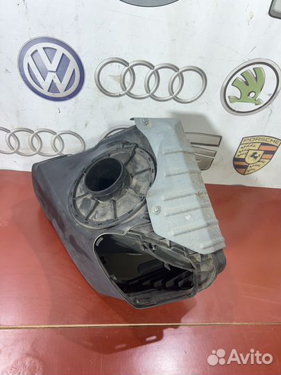 Корпус воздушного фильтра Audi A6 C7 (4g)
