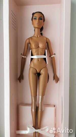 Mademoiselle Annik NU face Integrity toys