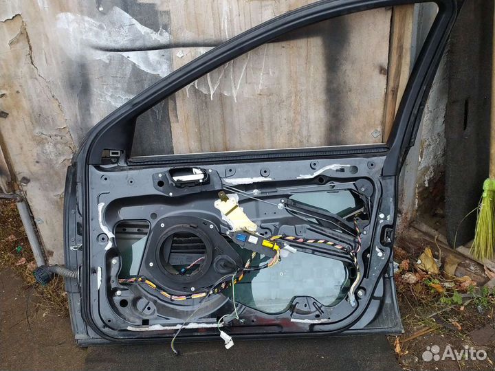 Передняя правая дверь peugeot 607