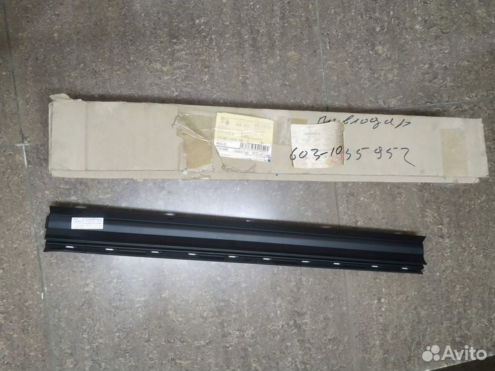 Шторка солнцезащитная задняя левая vw T5