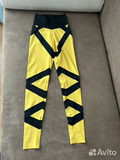 Бесшовный костюм для фитнеса