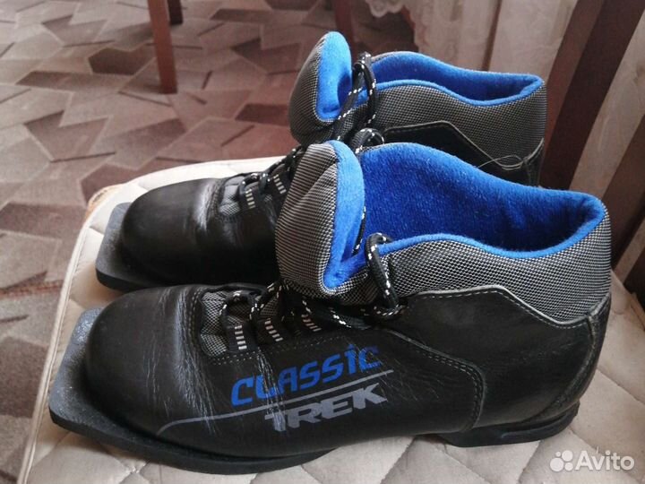 Лыжные ботинки