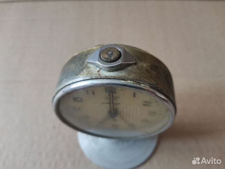 Часы будильник мир СССР