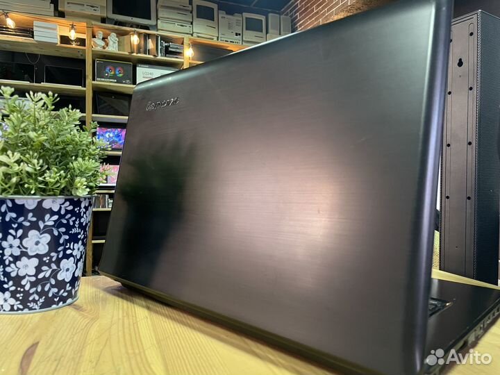 Ноутбук Lenovo / 17.3 / Core i7 / SSD 256gb