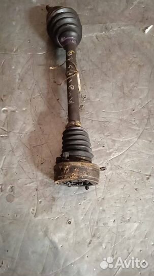 Полуось передняя левая Volkswagen Passat B5 8L1