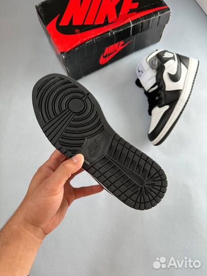 Кроссовки Nike Air Jordan 1 Retro High og Black