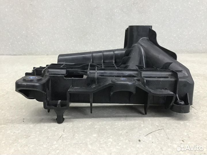 Крепление акб (корпус подставка) Skoda Rapid 2013