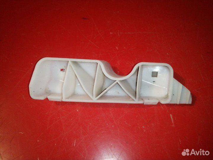 Кронштейн бампера передний левый Nissan Qashqai