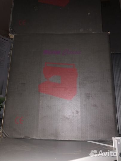 Профессиональная швейная машинка