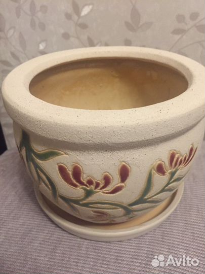 Цветочный горшок, керамика и пластик
