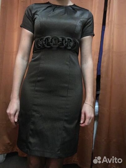Платье строгое