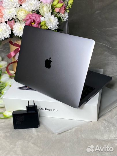 Macbook pro 13 retina 2017 1tb i7