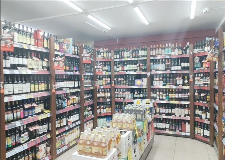 Нежилое помещение с арендаторами, 146 м²