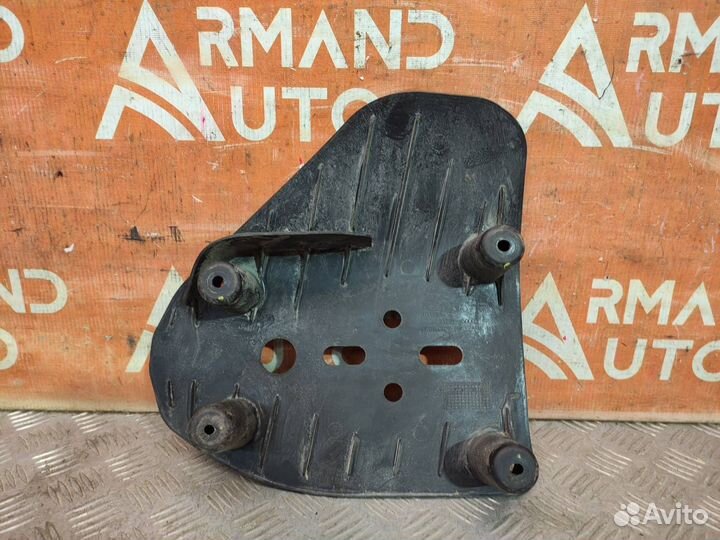 Защита рычага подвески задняя правая Genesis G70 1