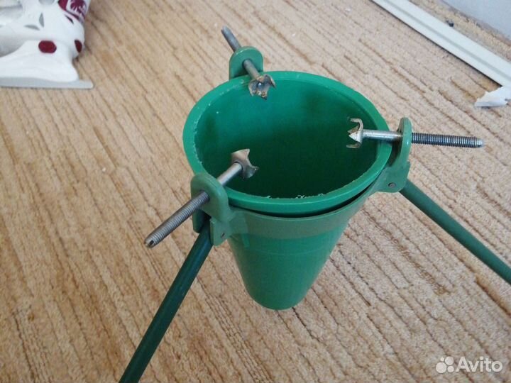 Подставка под живую елку