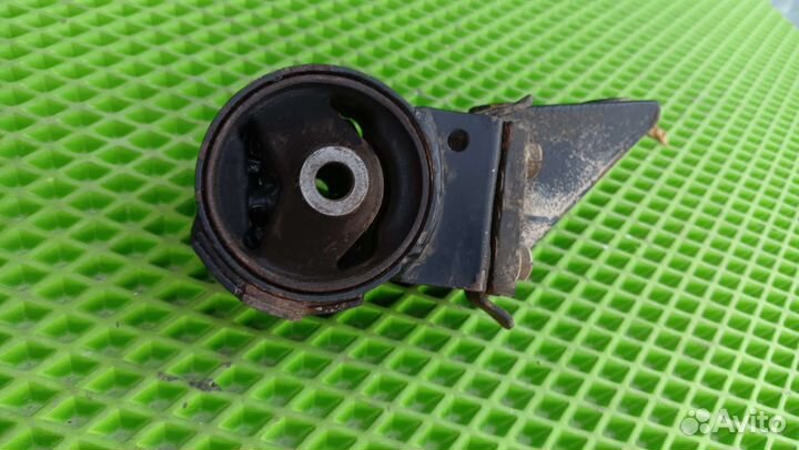 Подушка левая МКПП geely GC6