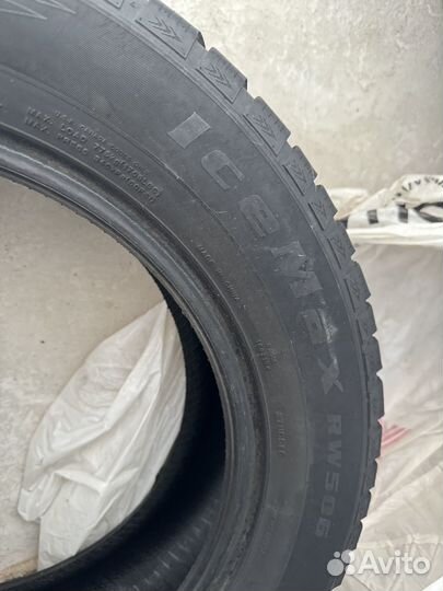 Kapsen IceMax RW506 215/60 R16 99T