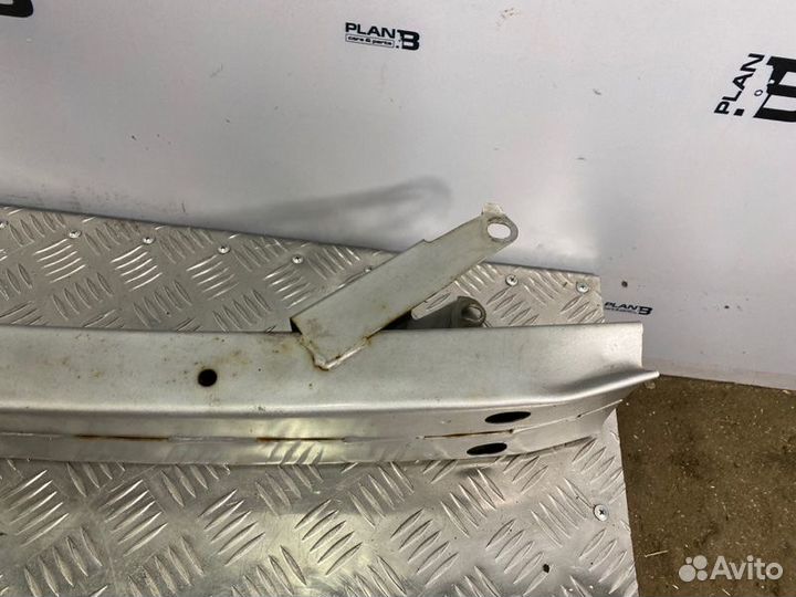 Усилитель бампера передний Toyota Corolla 120 2005