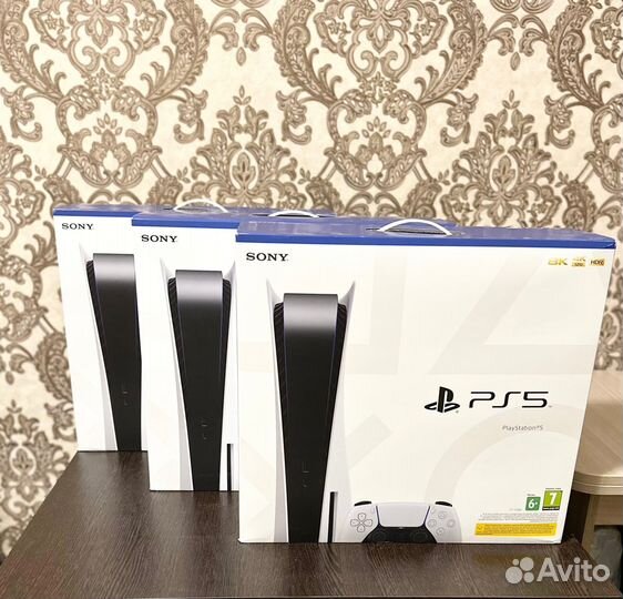 Новая Sony Playstation 5 + Два Новых Диска