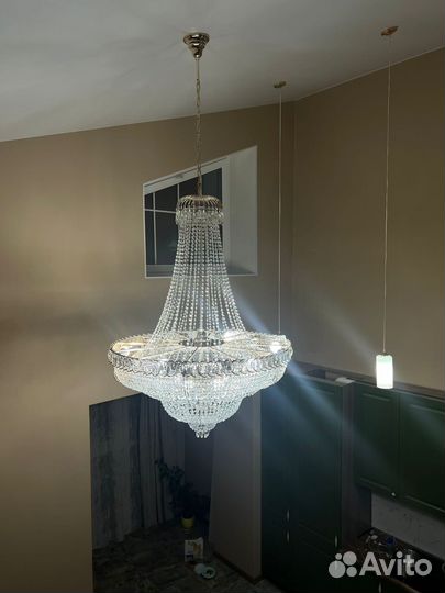 Хрустальная люстра для второго света