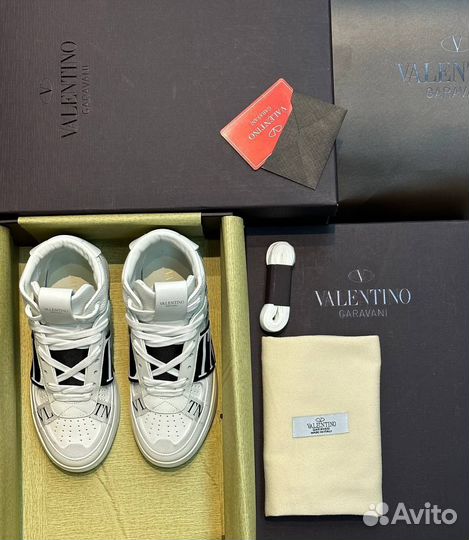 Кроссовки Valentino