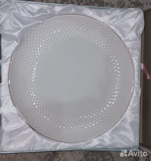 Салатники, тарелки, чайный набор, соусницы набором