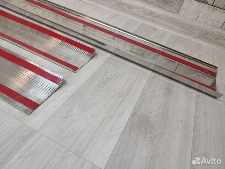 Накладки на пороги Mercedes Vito W638 1996-2003