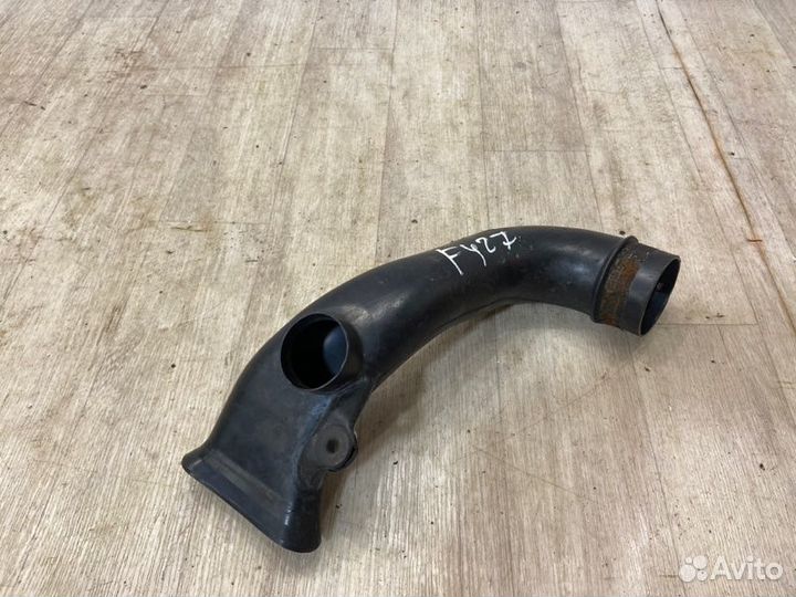 Воздухозаборник Toyota Avensis T25 1zzfe 2008