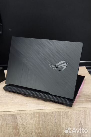 Игровой ноутбук Asus rog strix G512LV-HN246T