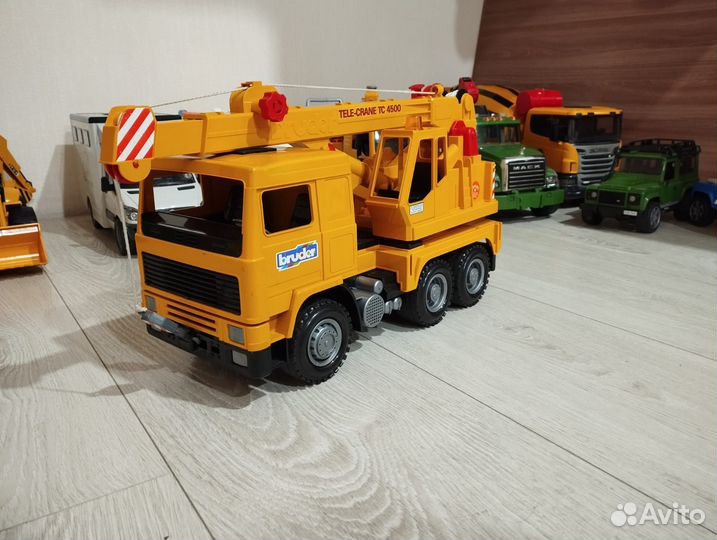 Подъемный кран bruder