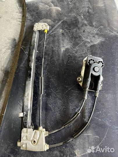 Задний правый стеклоподьемник bmw 5 e39