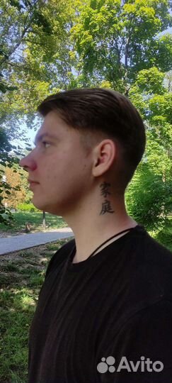 Модель на стрижки, окрашивания,маникюр,локоны