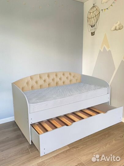 Кровать детская выдвиж спальн лдсп мягк спинка